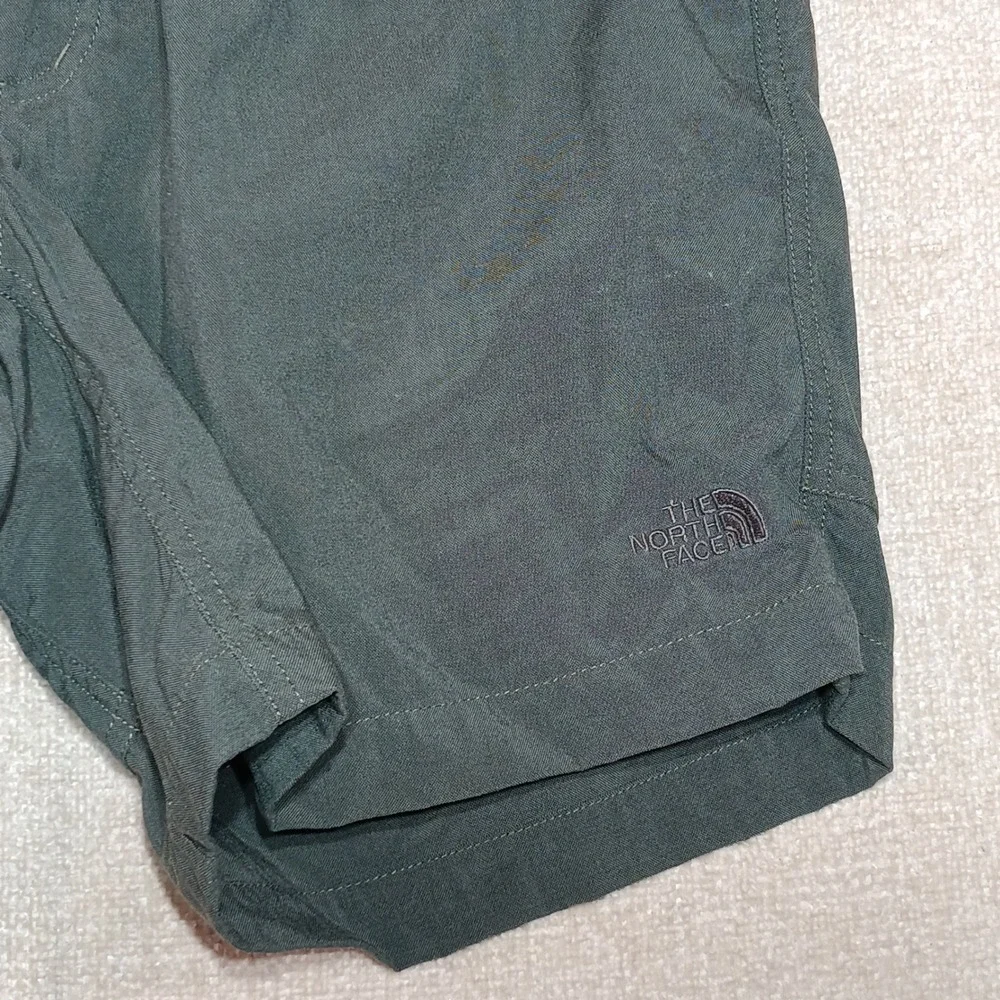 The North Face Men M Hiking Shorts Green Nylon Belted Cargo Pockets Fishing Hike